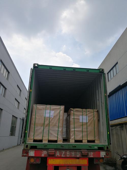 为了确保跨海运输的安全,我们的物流团队采用了多层加厚护角与木托盘